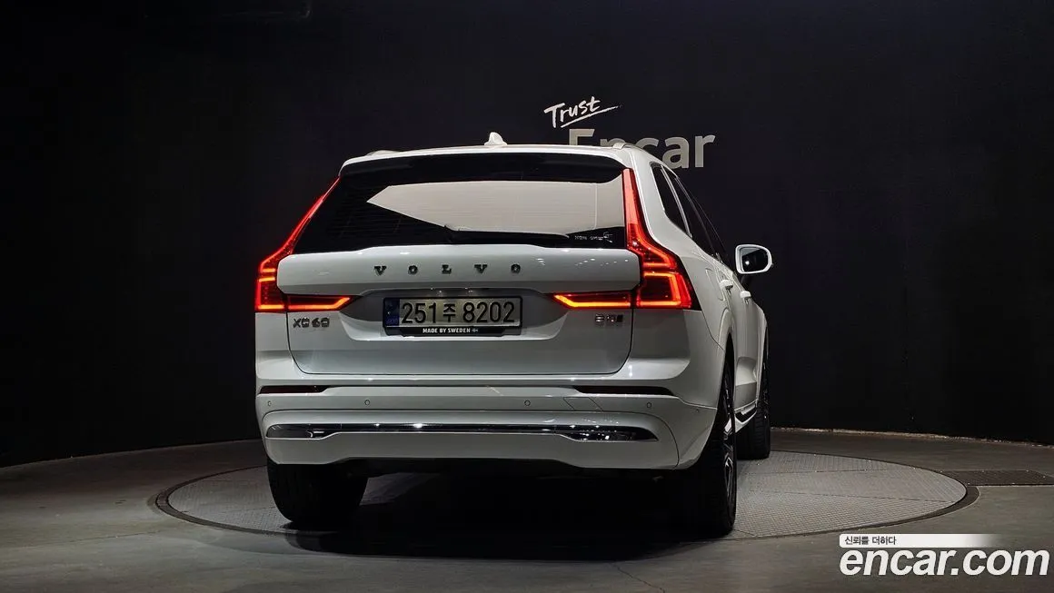 Volvo XC60 — фото 4