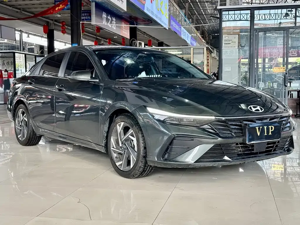Hyundai Elantra — фото 3