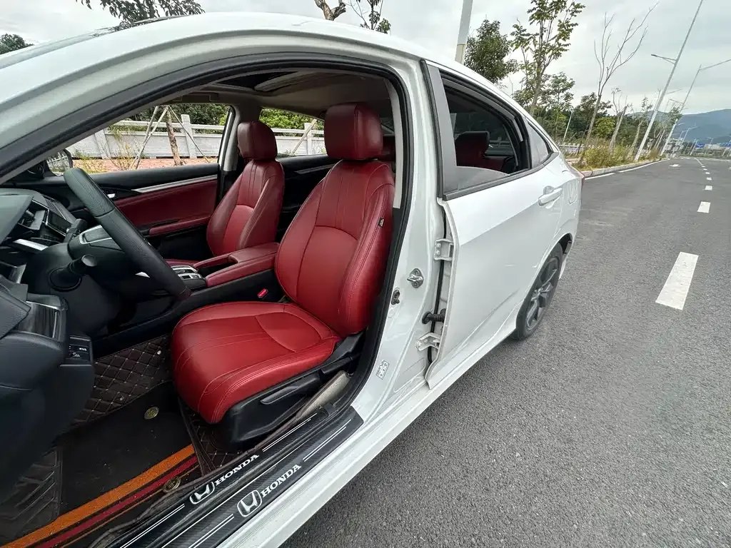 Honda Civic — фото 10