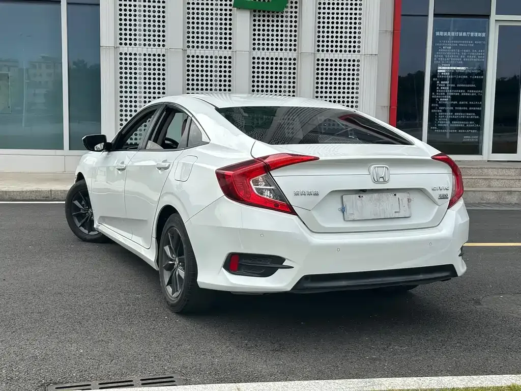 Honda Civic — фото 3