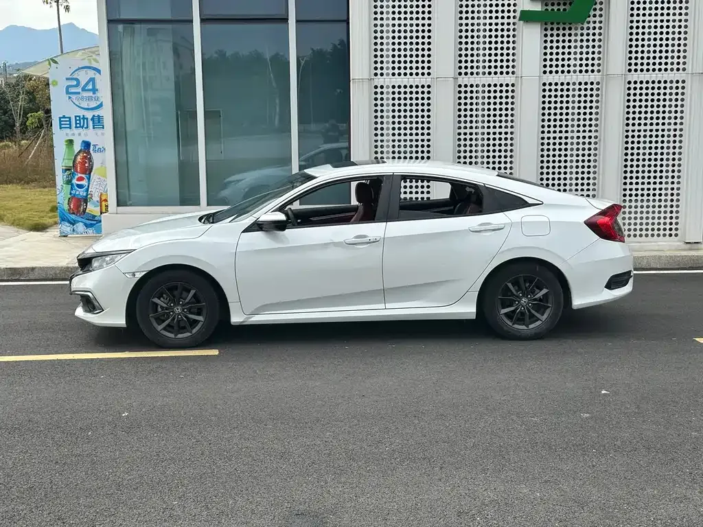 Honda Civic — фото 5