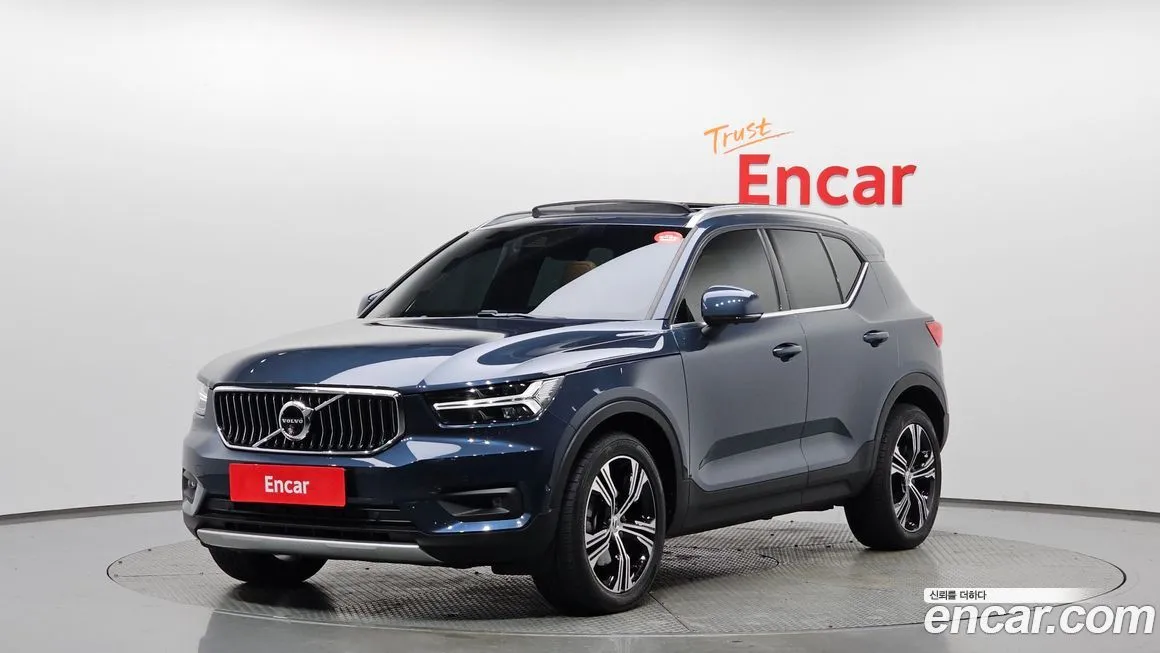 Volvo XC40 — фото 1