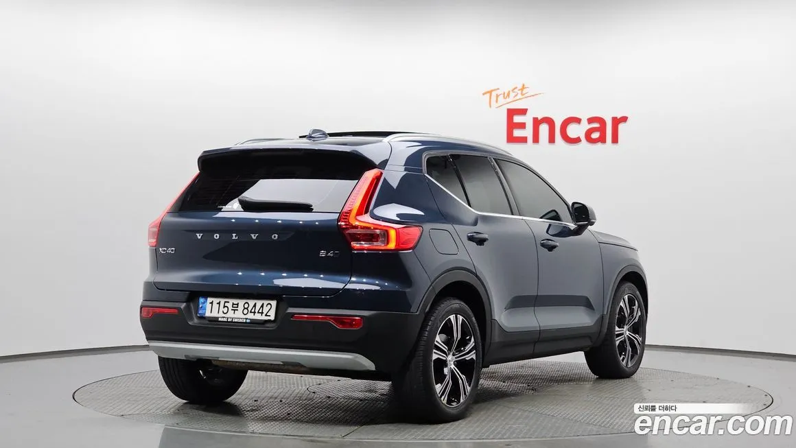 Volvo XC40 — фото 2