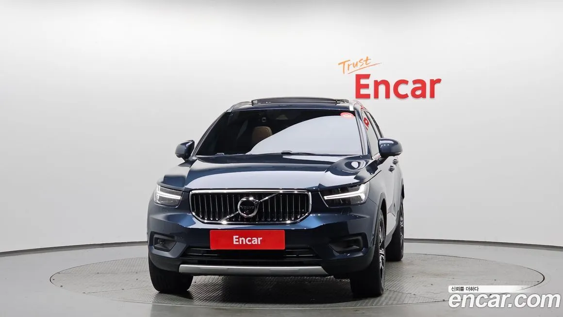 Volvo XC40 — фото 3