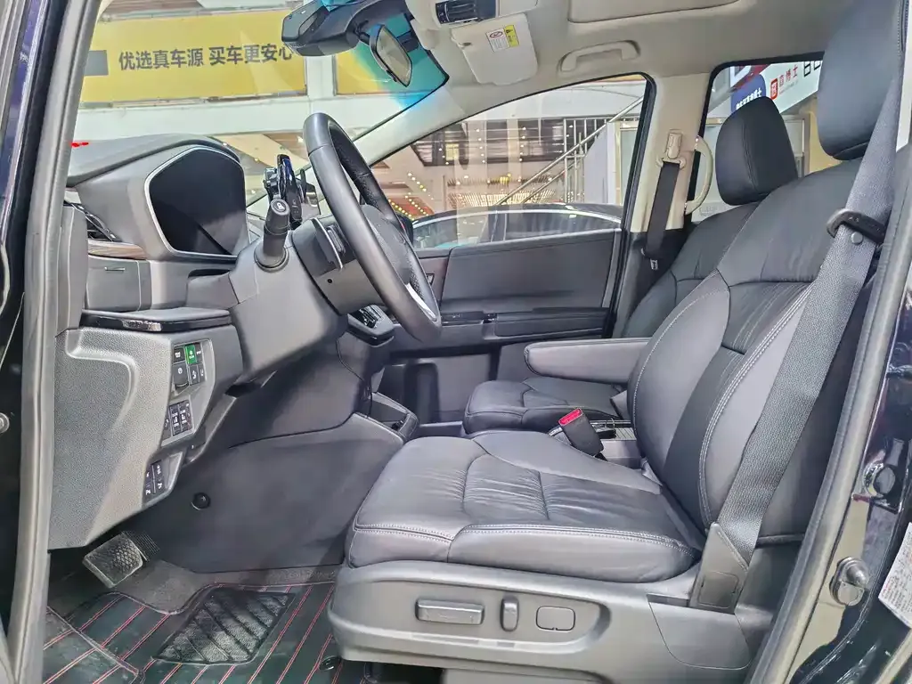 Honda Odyssey — фото 10