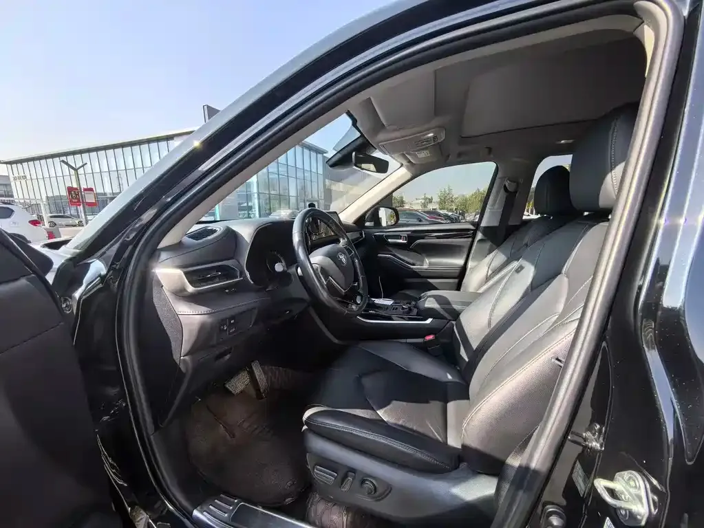Toyota Highlander 2023 из CN, фото 4