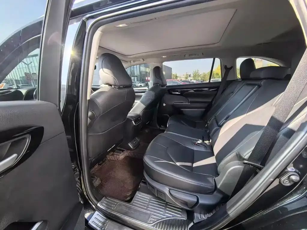 Toyota Highlander 2023 из CN, фото 6