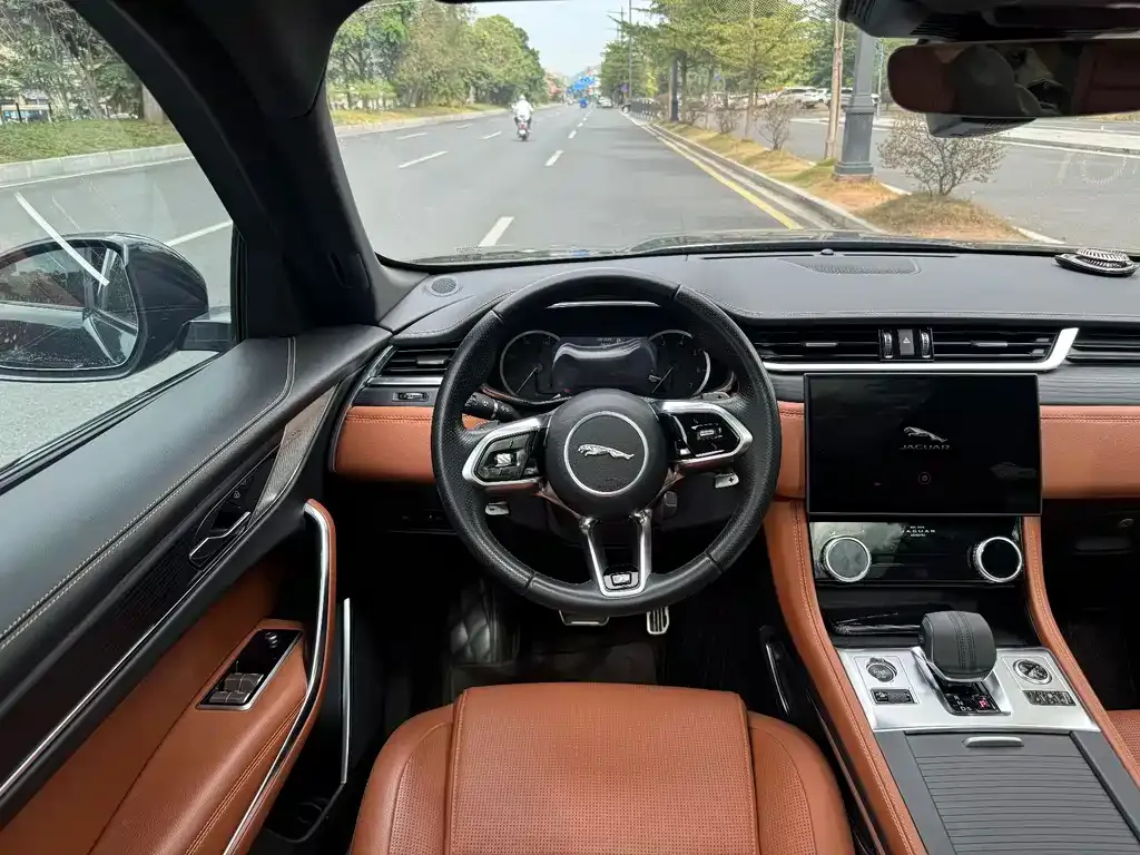 Jaguar F-PACE 2023 из CN, фото 4