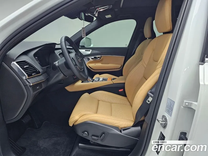 Volvo XC90 — фото 10