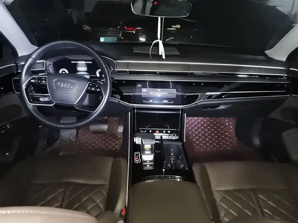Audi A8 — фото 10