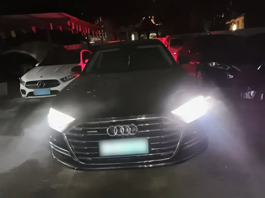 Audi A8 — фото 3