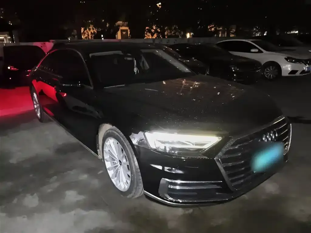 Audi A8 — фото 4