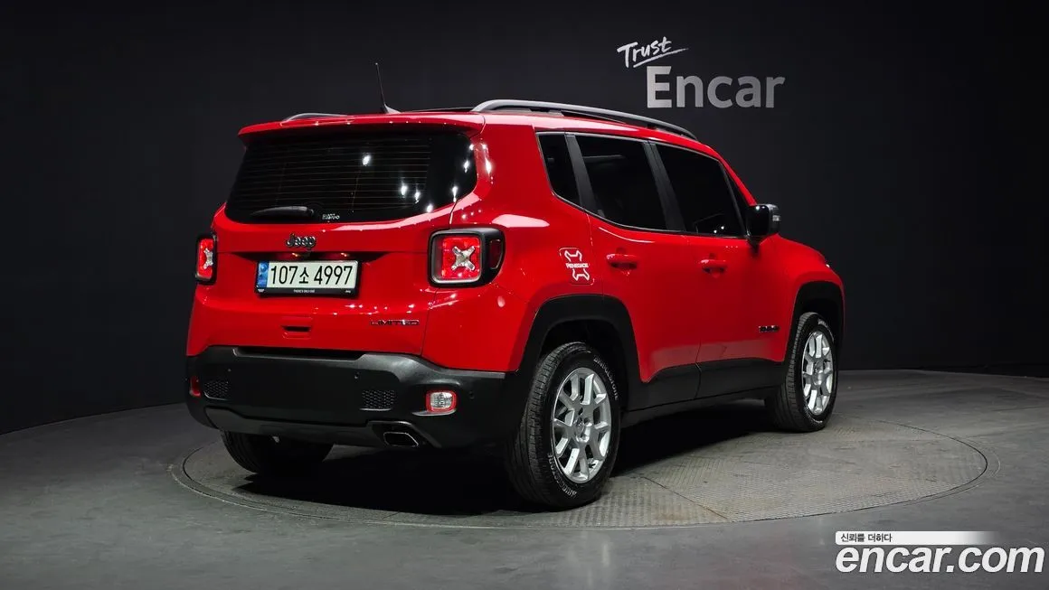 Jeep Renegade — фото 2