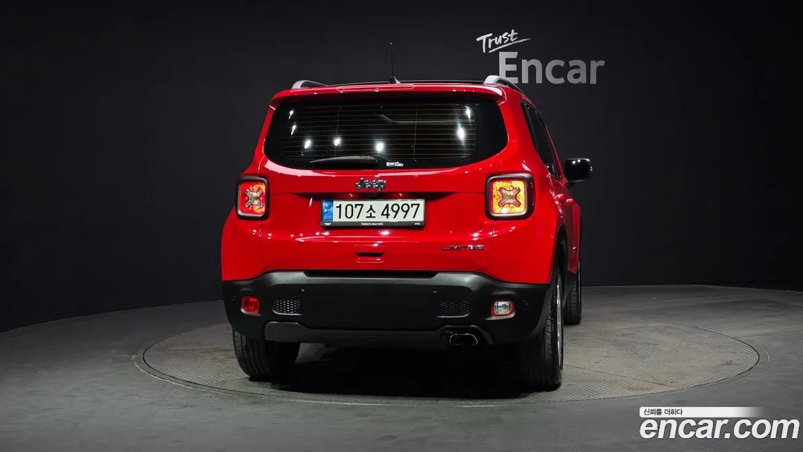 Jeep Renegade — фото 4