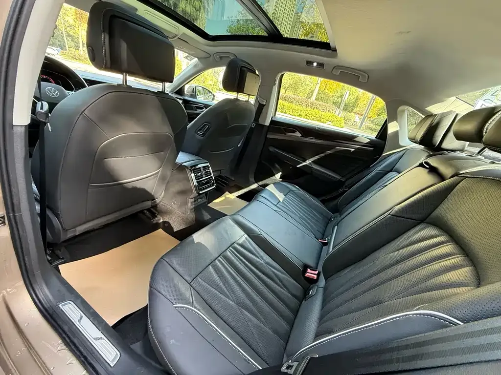 Volkswagen Passat — фото 8