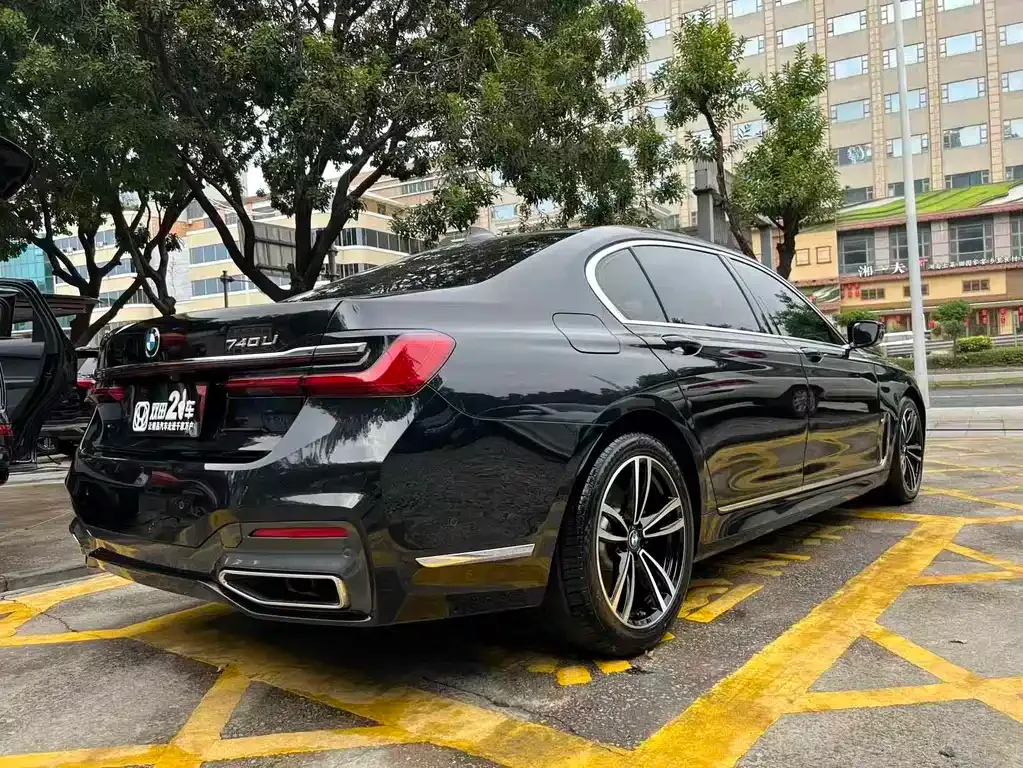BMW 7 Series 2021 из CN, фото 4