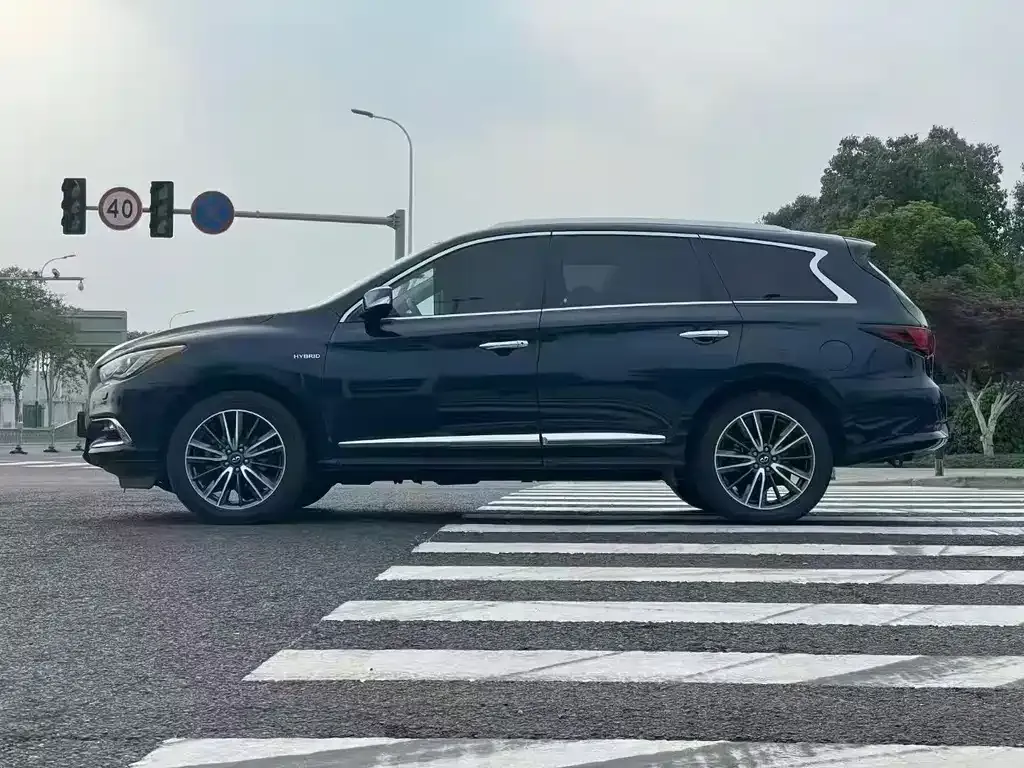 Infiniti QX60 (Import) — фото 7