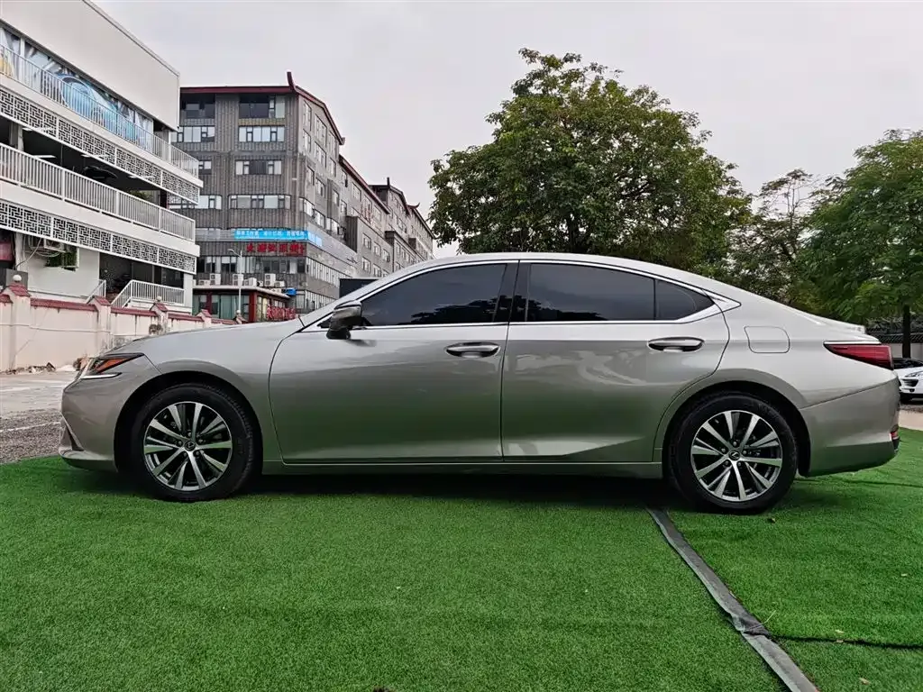 Lexus ES 2021 из CN, фото 8
