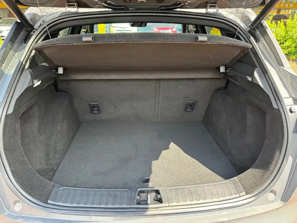 Lynk & Co 06 2023 из CN, фото 9