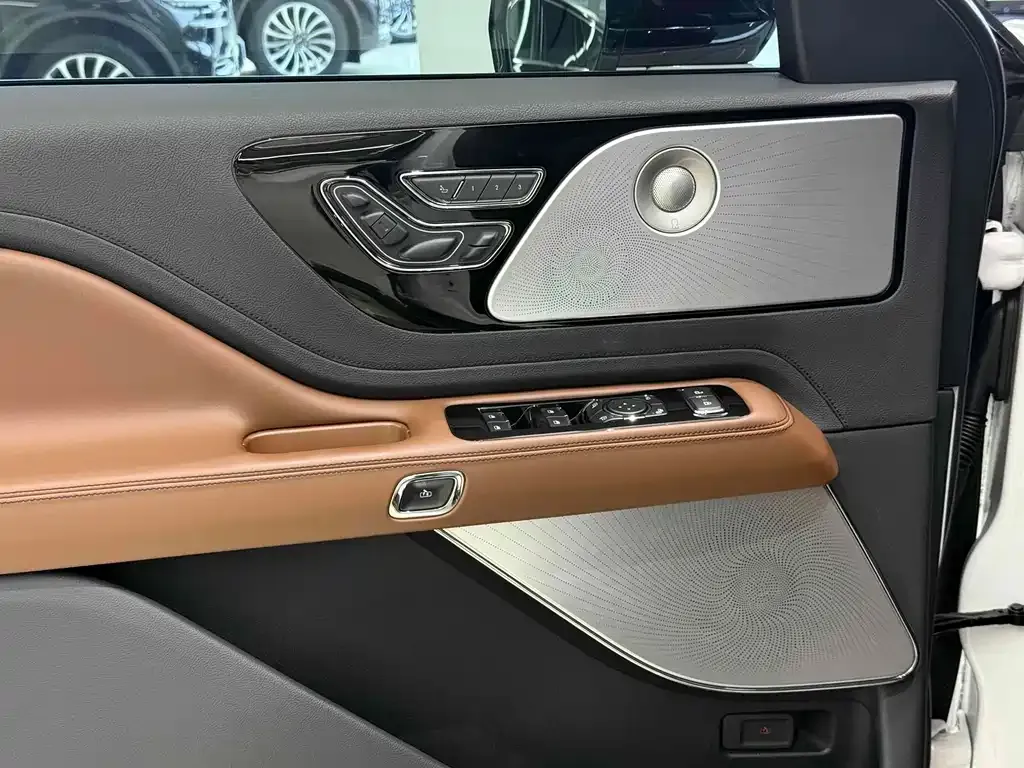 Lincoln Aviator 2021 из CN, фото 10