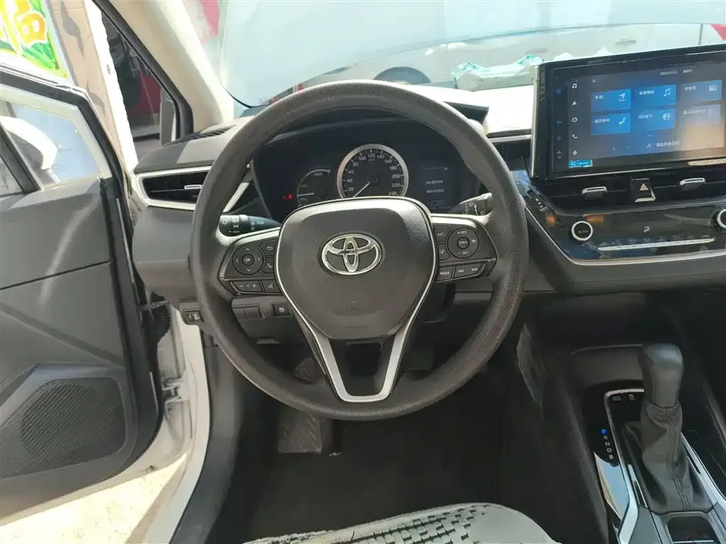 Toyota Corolla — фото 3