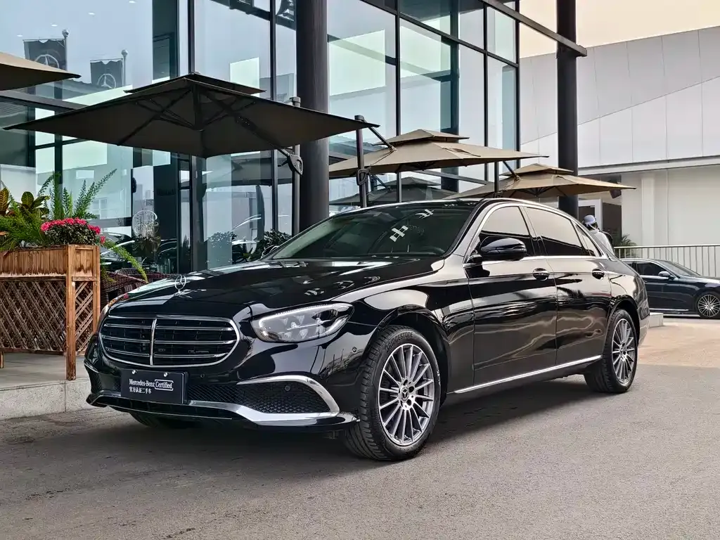 Mercedes-Benz E-Class — фото 2