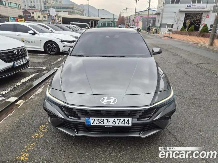 Hyundai AVANTE — фото 1
