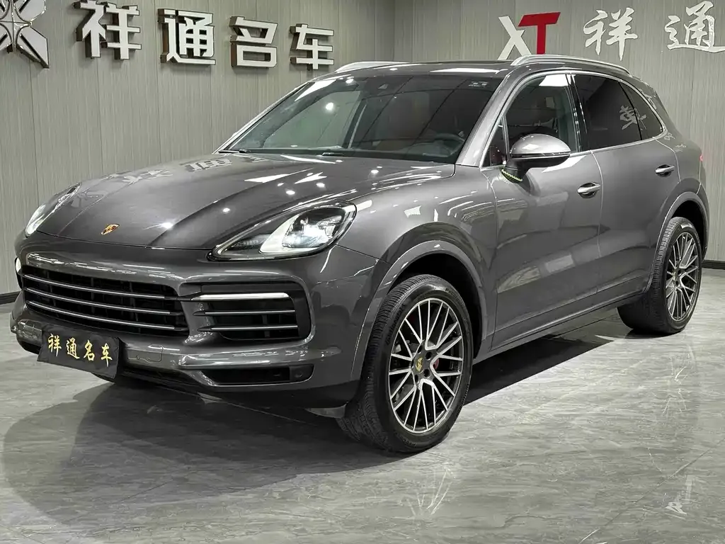 Porsche Cayenne — фото 1