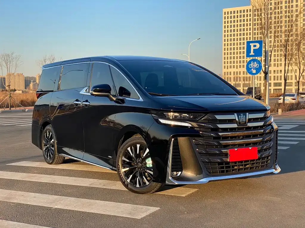 Toyota Vellfire — фото 4