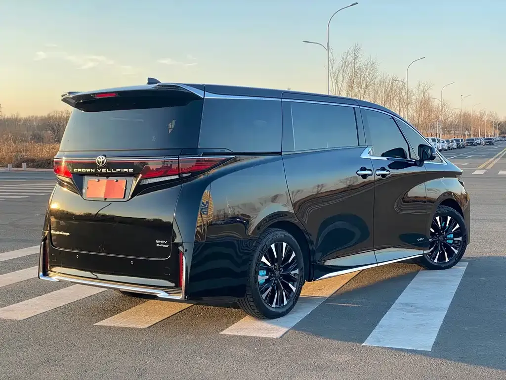 Toyota Vellfire — фото 9
