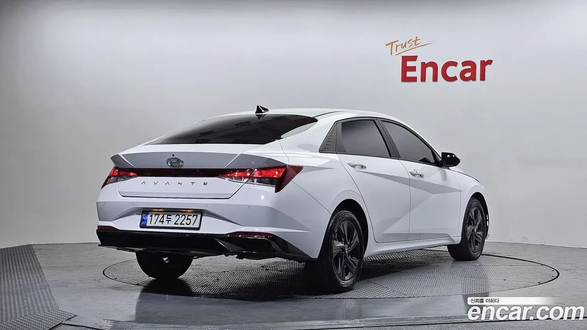 Hyundai AVANTE — фото 2