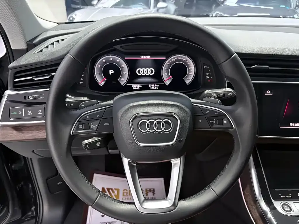 Audi Q7 2021 из CN, фото 10