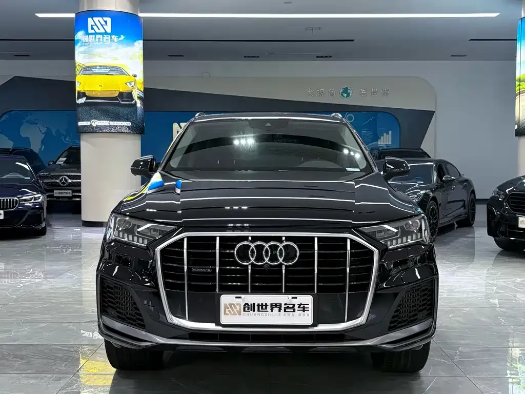 Audi Q7 2021 из CN, фото 2