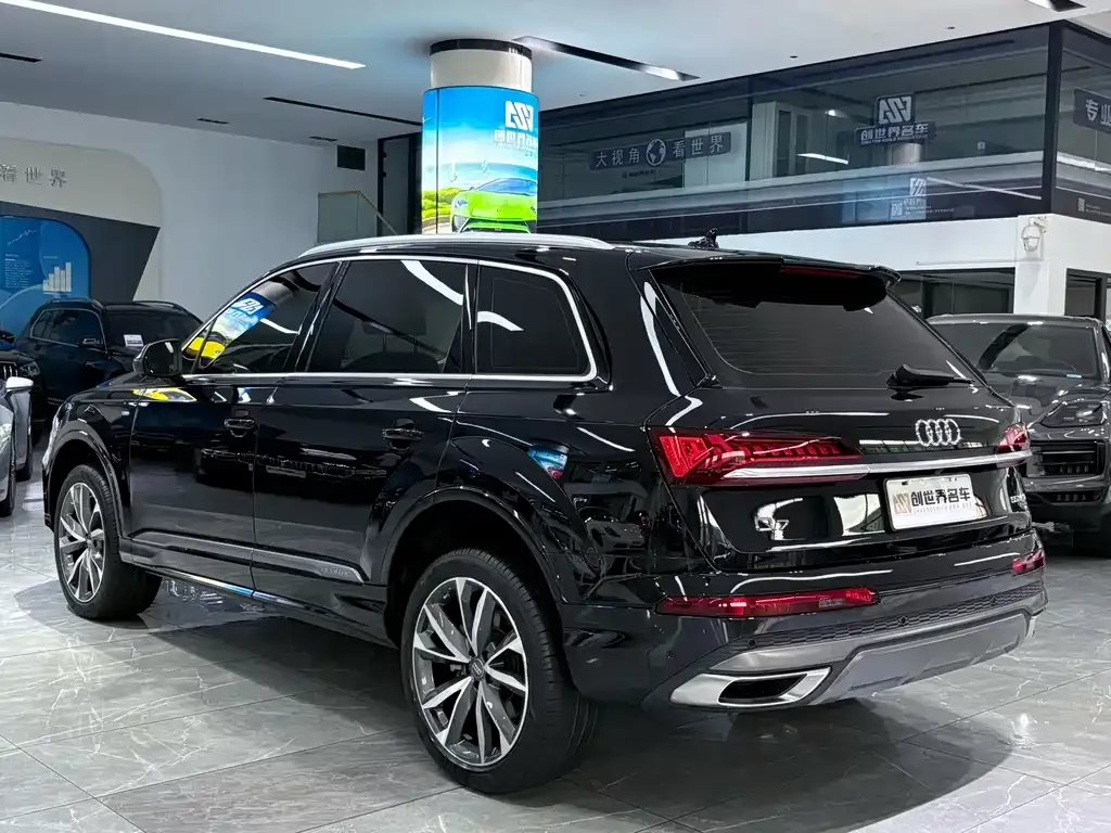 Audi Q7 2021 из CN, фото 6