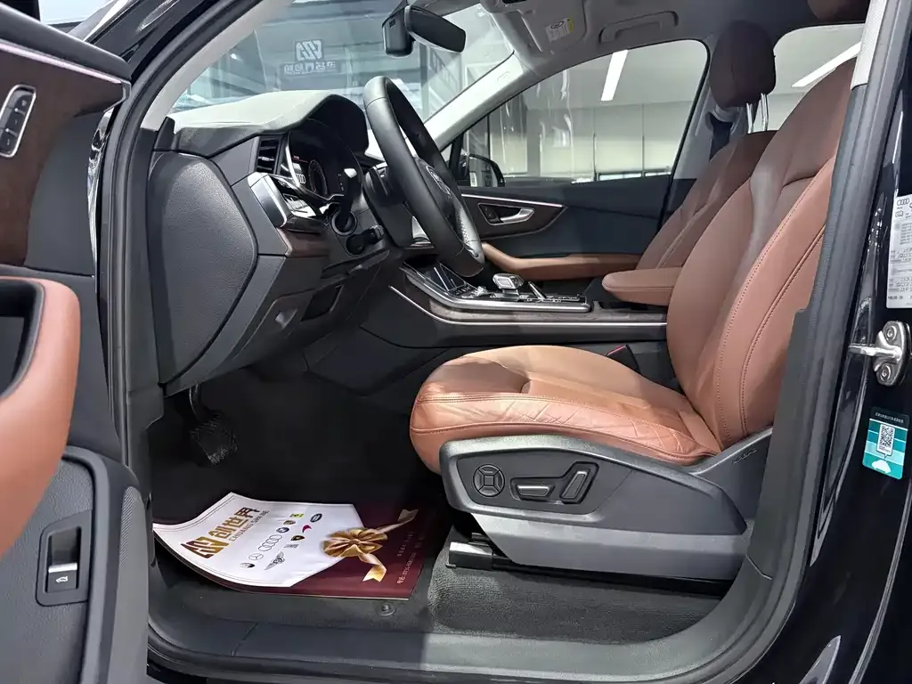 Audi Q7 2021 из CN, фото 7