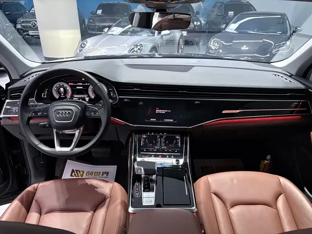 Audi Q7 2021 из CN, фото 8