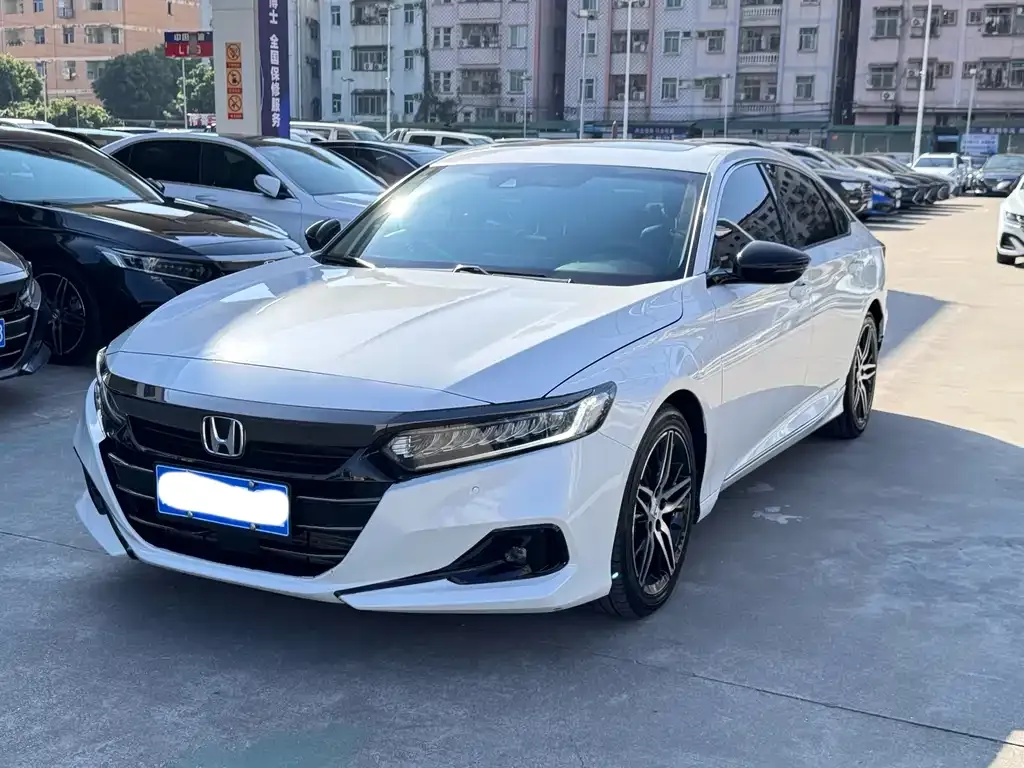 Honda Accord — фото 1