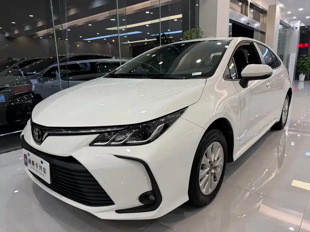 Toyota Corolla 2024 из CN, фото 1