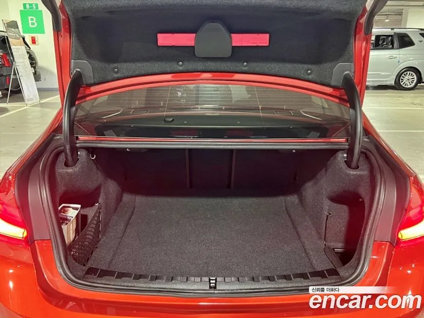BMW 3-Series 2021 из KR, фото 7