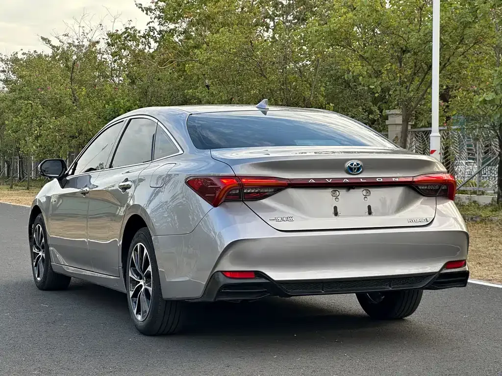 Toyota Avalon — фото 4