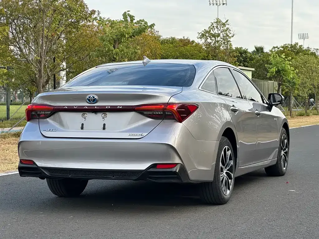 Toyota Avalon — фото 6