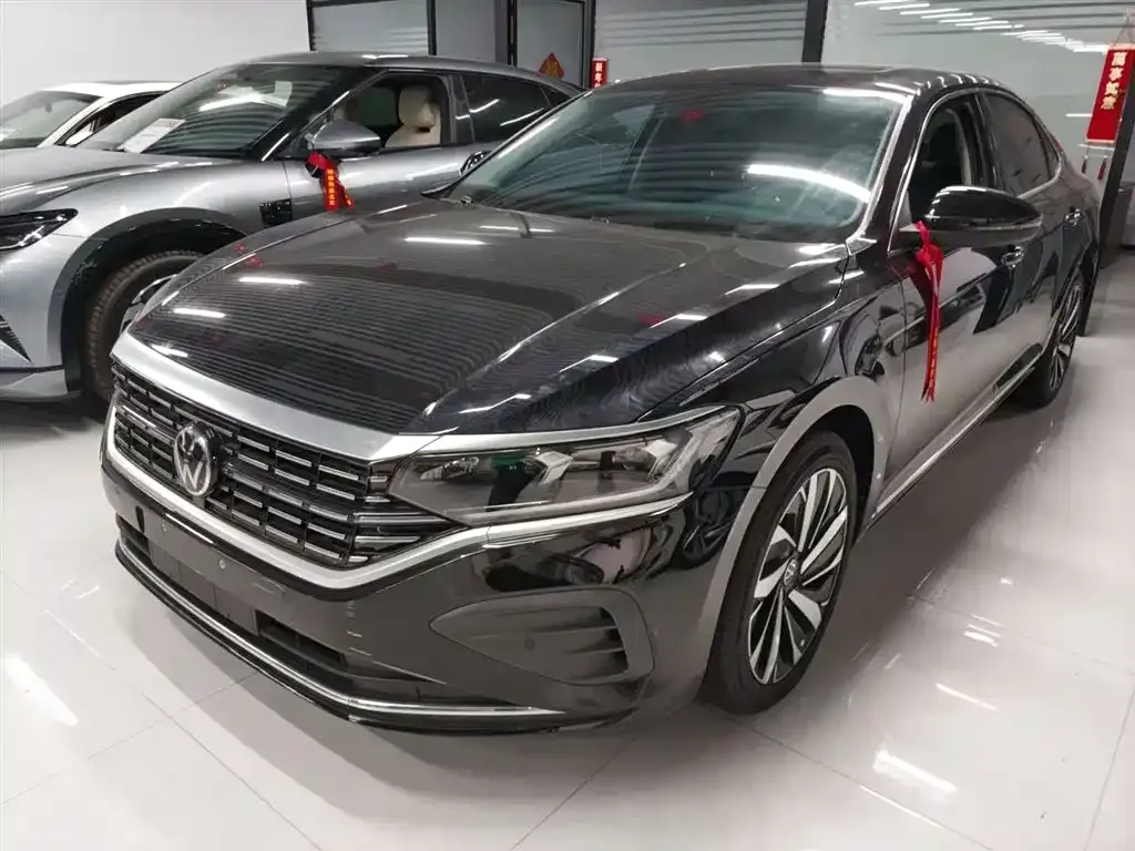 Volkswagen Passat — фото 1