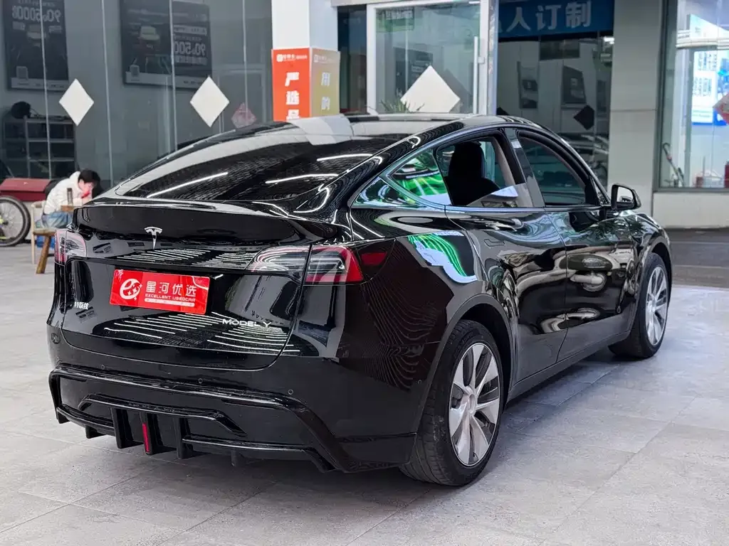 Tesla Model Y — фото 7