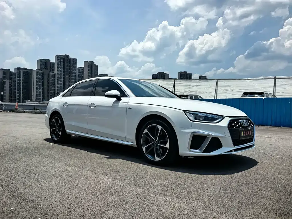 Audi A4L 2022 из CN, фото 3