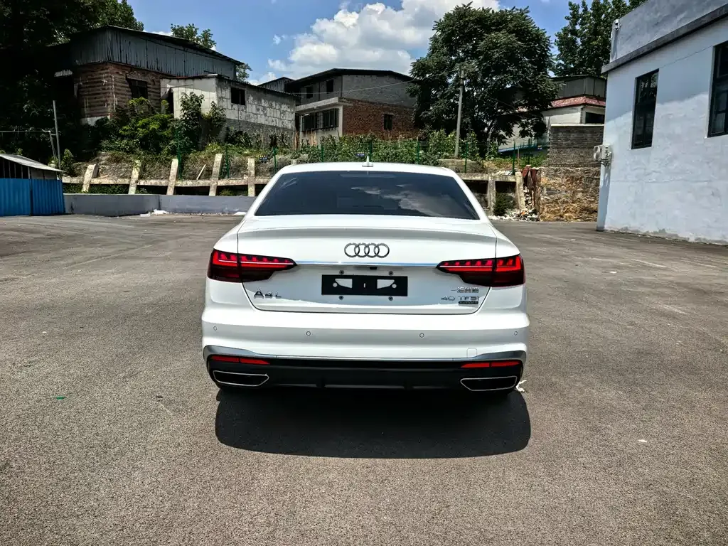 Audi A4L 2022 из CN, фото 5
