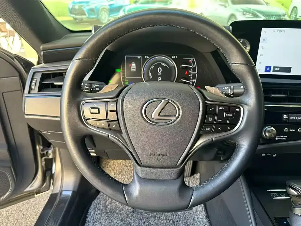 Lexus ES — фото 8