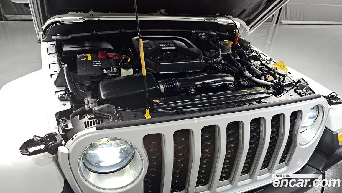 Jeep Wrangler — фото 6