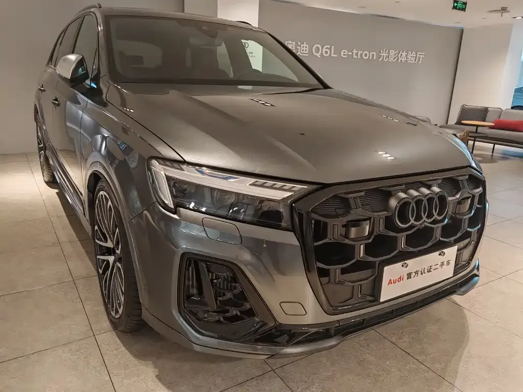 Audi SQ7 2024 из CN, фото 1