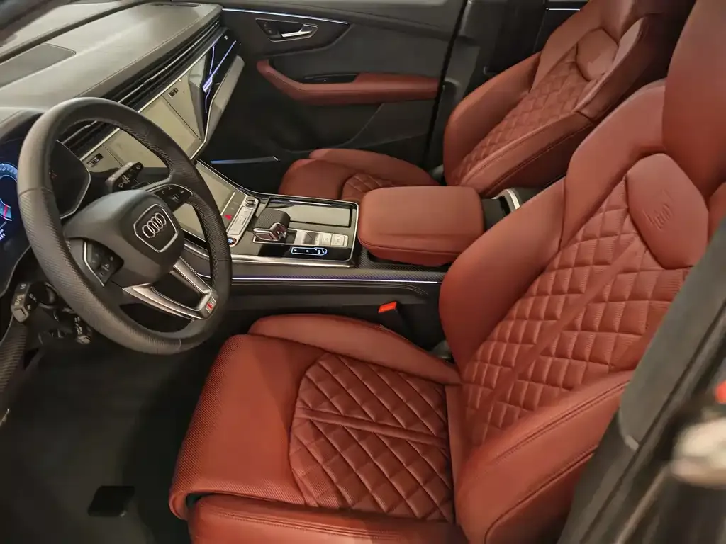 Audi SQ7 2024 из CN, фото 4