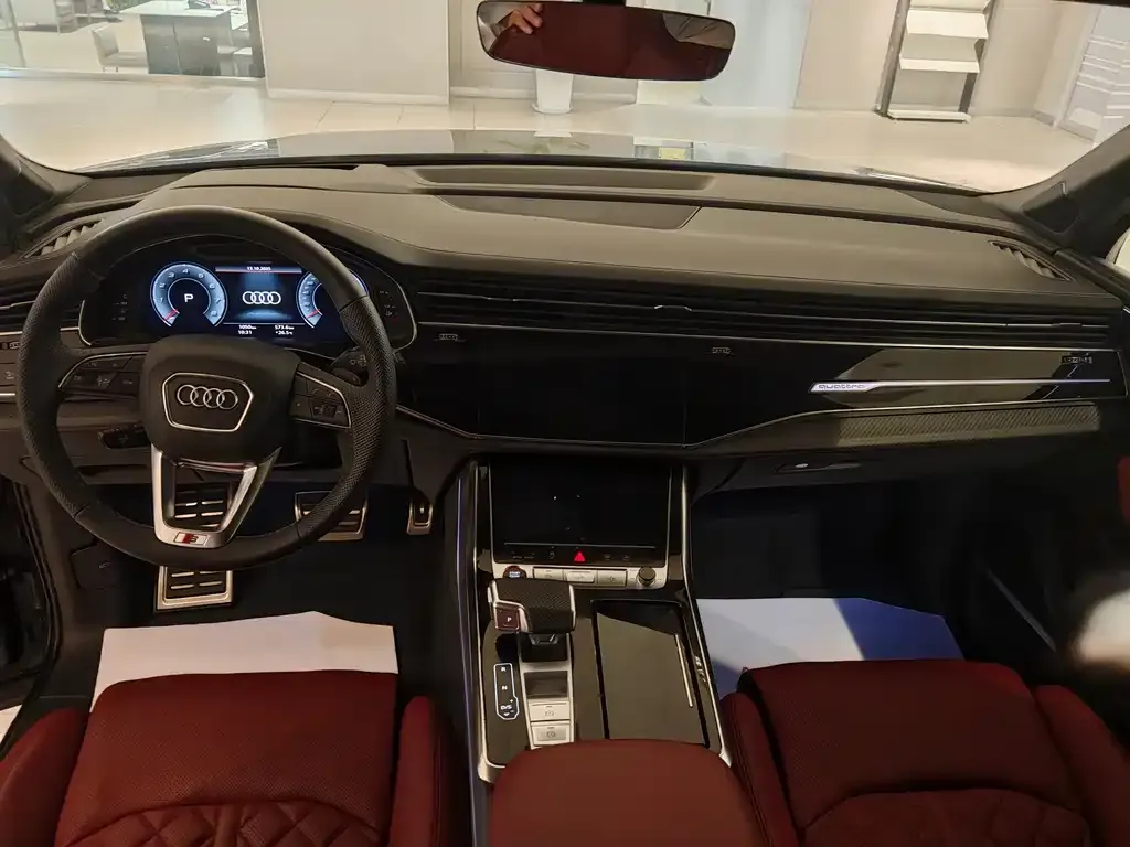 Audi SQ7 2024 из CN, фото 6